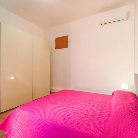Awesome In With Kitchen Holiday home *
