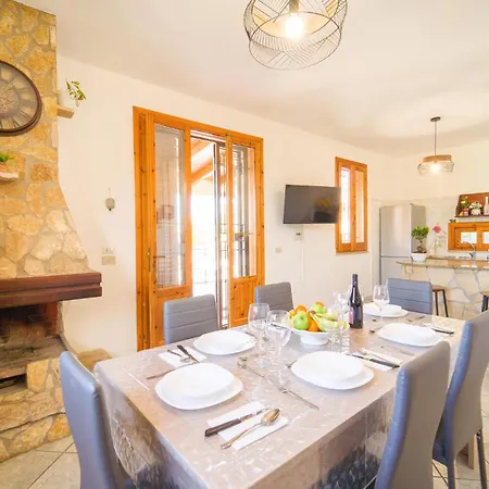 Awesome In With Kitchen Holiday home