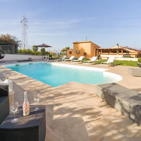 בית נופש Gorgeous In *